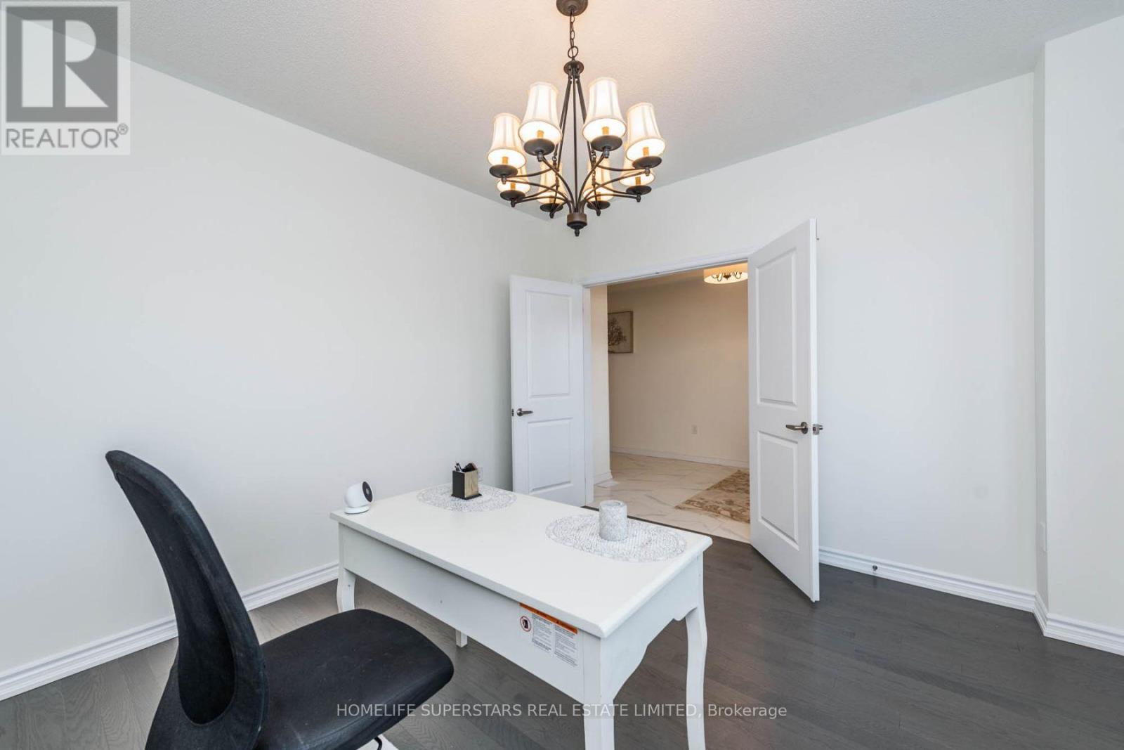 1121 Cole Street, Innisfil, Ontario  L9R 0R3 - Photo 17 - N12933490