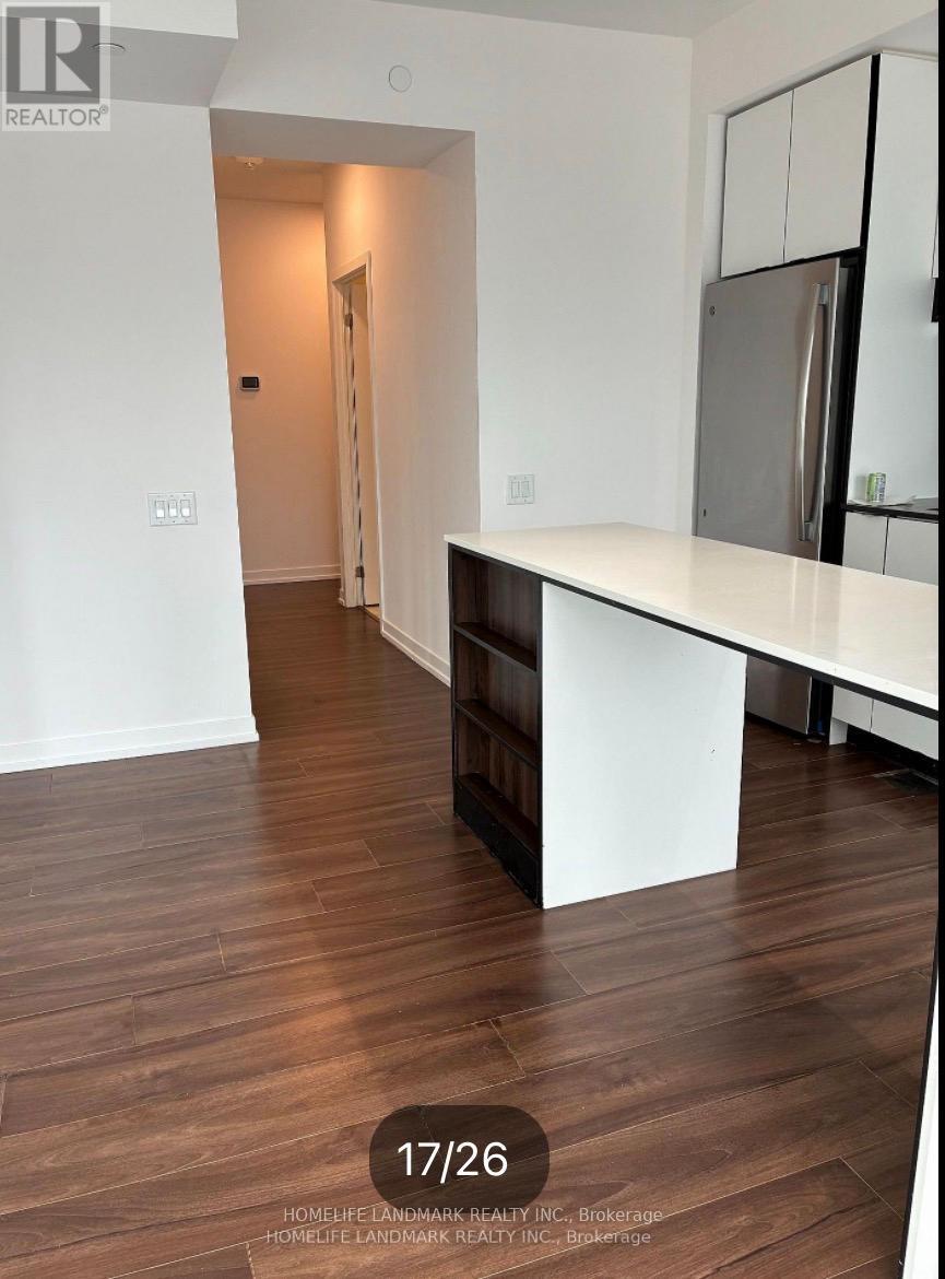 1010 - 4065 Confederation Parkway, Mississauga, Ontario  L5B 0L4 - Photo 13 - W12933474