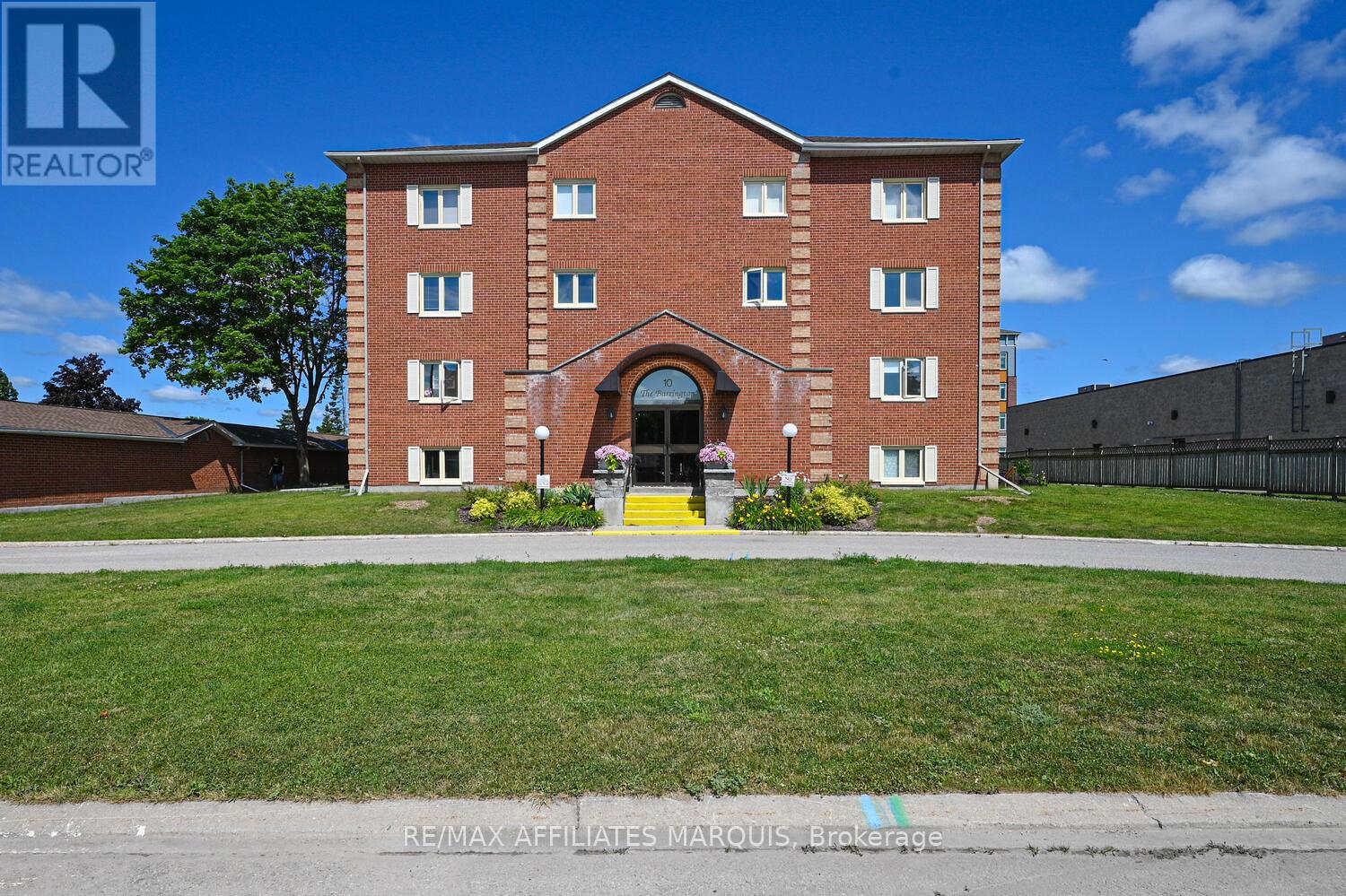 208 - 10 Armstrong Drive, Smiths Falls, Ontario  K7A 5H8 - Photo 2 - X12933494