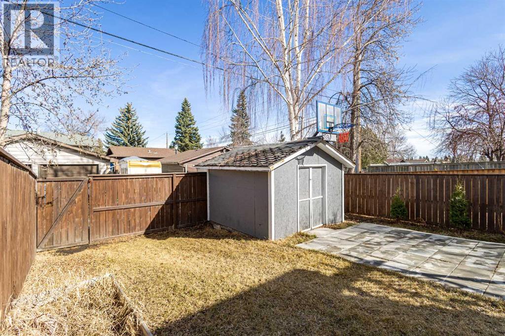 16 Midridge Gardens Se, Calgary, Alberta  T2X 1C3 - Photo 38 - A2295535