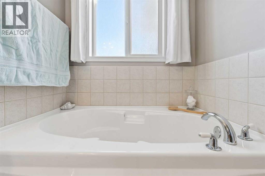 57 Royal Elm Mews Nw, Calgary, Alberta  T3G 5P6 - Photo 15 - A2296781