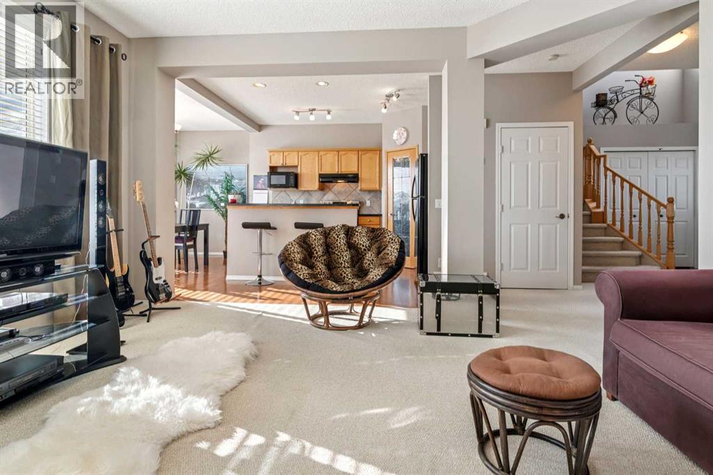 57 Royal Elm Mews Nw, Calgary, Alberta  T3G 5P6 - Photo 7 - A2296781