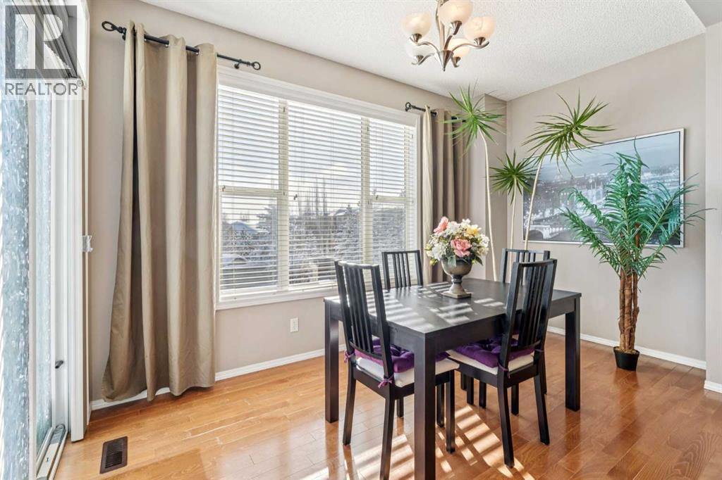 57 Royal Elm Mews Nw, Calgary, Alberta  T3G 5P6 - Photo 8 - A2296781