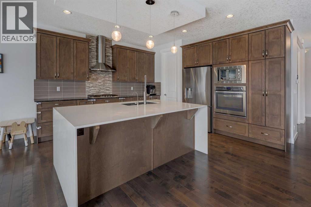 546 Sherwood Boulevard NW, Calgary, Alberta  T3R 0R7 - Photo 5 - A2295395