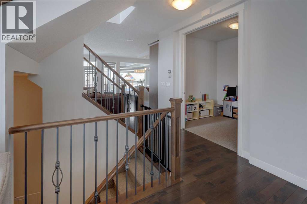 546 Sherwood Boulevard NW, Calgary, Alberta  T3R 0R7 - Photo 12 - A2295395