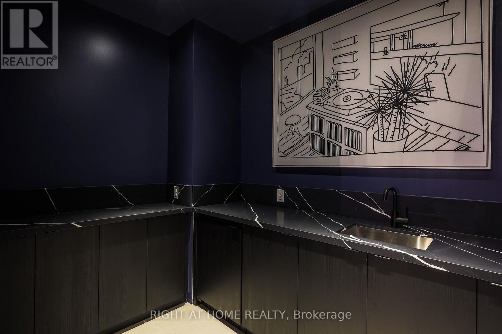 204 - 285 Dufferin Street, Toronto, Ontario M6K 1E6 - Photo 32 - W12933506