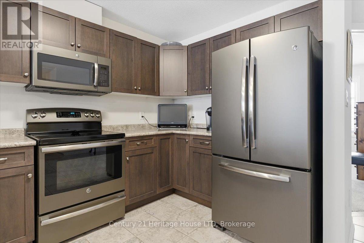 137 Silverwood Avenue, Welland, Ontario  L3C 0B7 - Photo 10 - X12805538