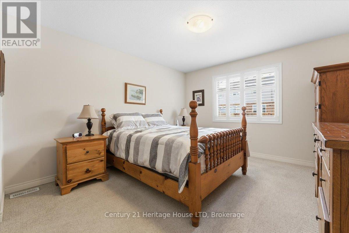 137 Silverwood Avenue, Welland, Ontario  L3C 0B7 - Photo 15 - X12805538