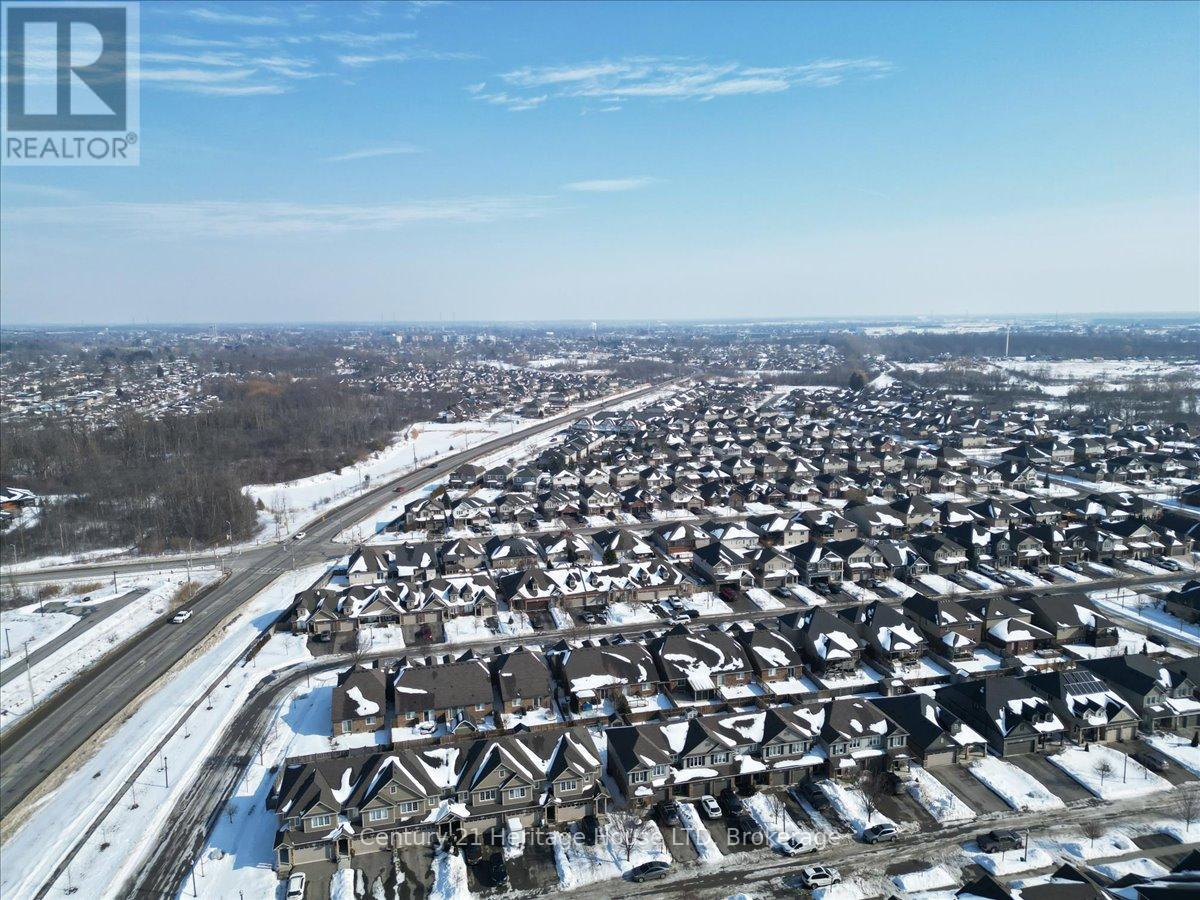 137 Silverwood Avenue, Welland, Ontario  L3C 0B7 - Photo 47 - X12805538