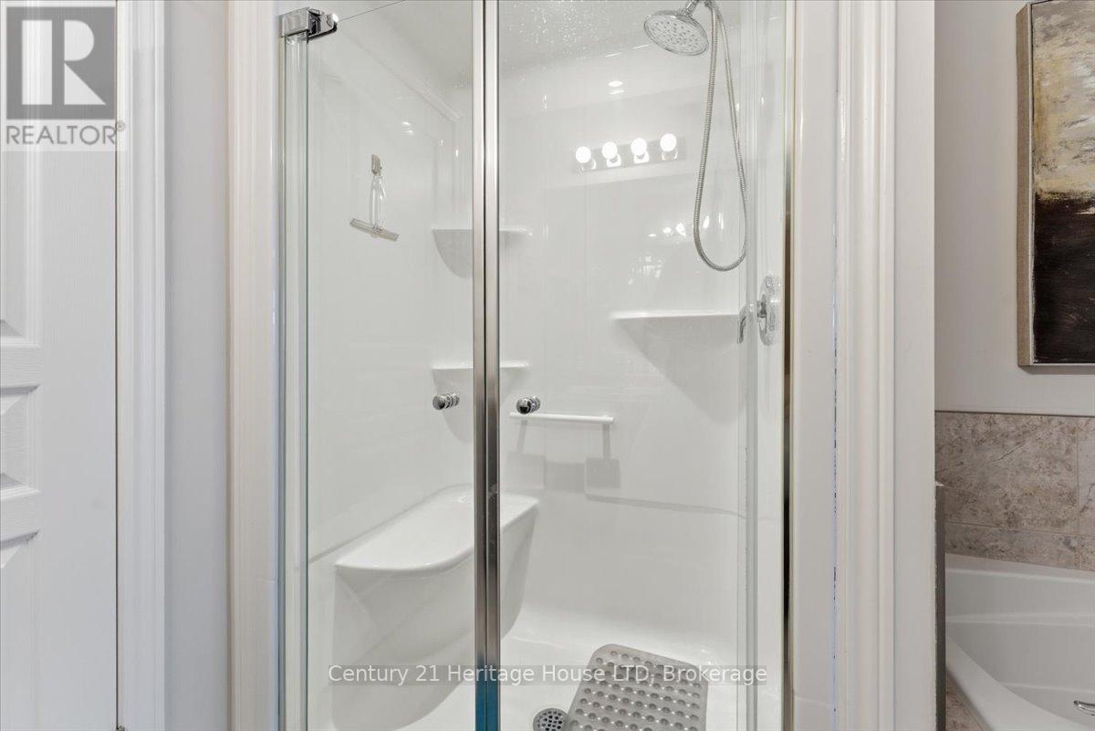 137 Silverwood Avenue, Welland, Ontario  L3C 0B7 - Photo 20 - X12805538