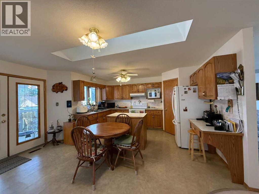 128 Heritage Boulevard W, Lethbridge, Alberta  T1K 6R9 - Photo 5 - A2294679