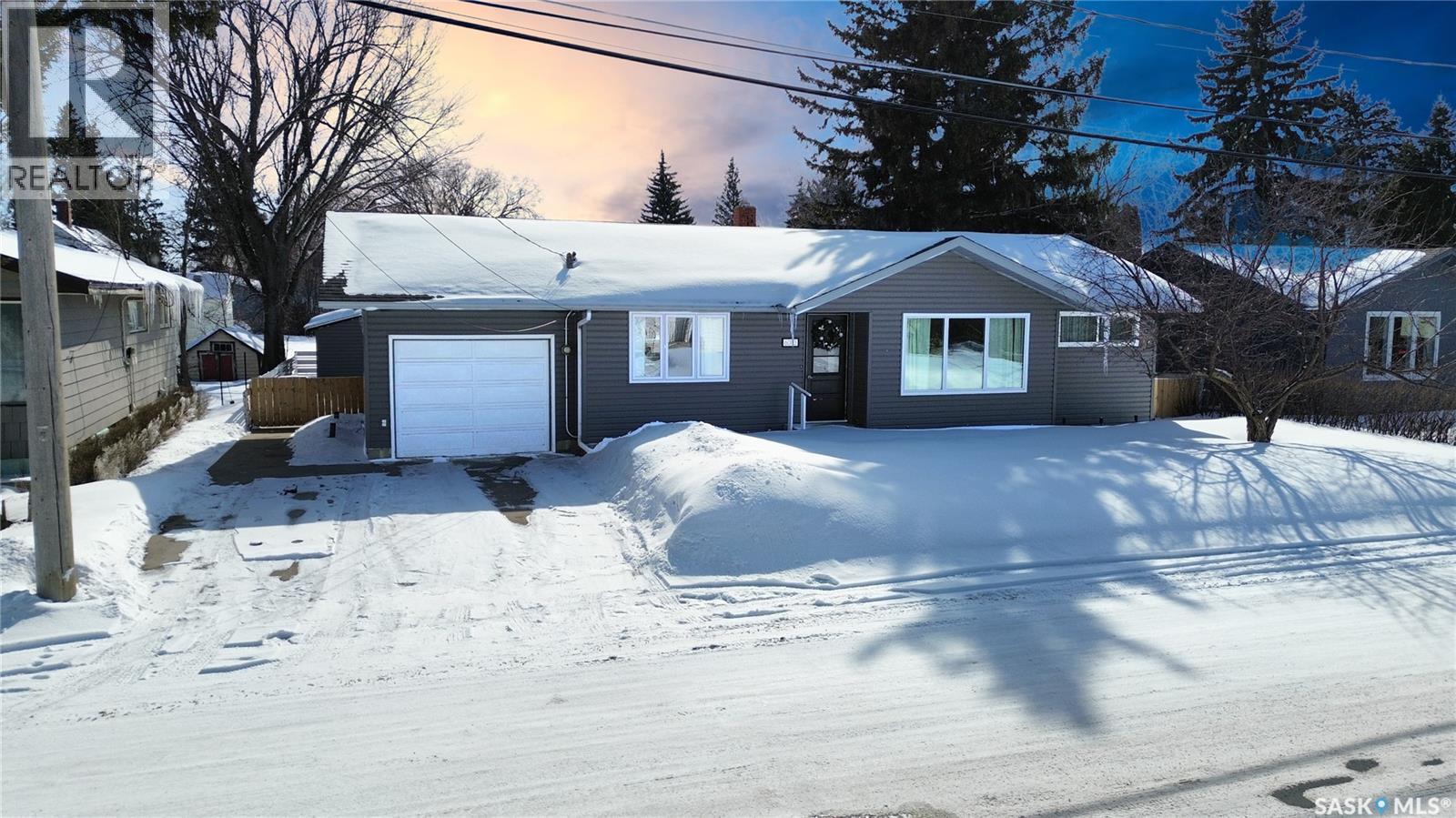 6003 5th Street, Rosthern, Saskatchewan  S0K 3R0 - Photo 1 - SK031531