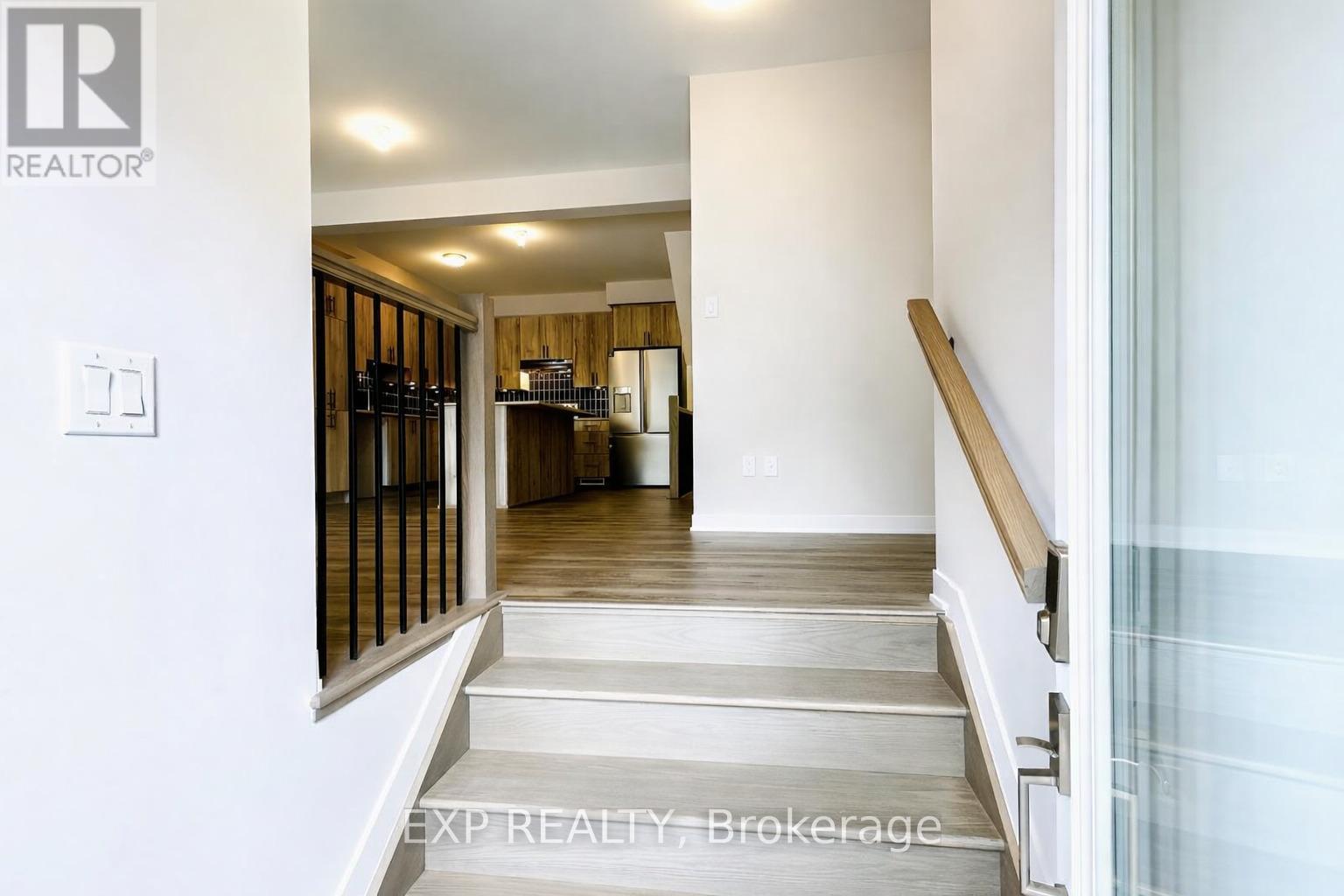 215 Speckled Alder Row, Ottawa, Ontario  K2J 0V1 - Photo 3 - X12933518