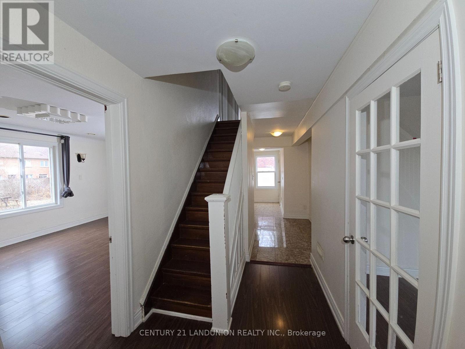 11960 Yonge Street, Richmond Hill, Ontario  L4E 3N6 - Photo 17 - N12933530