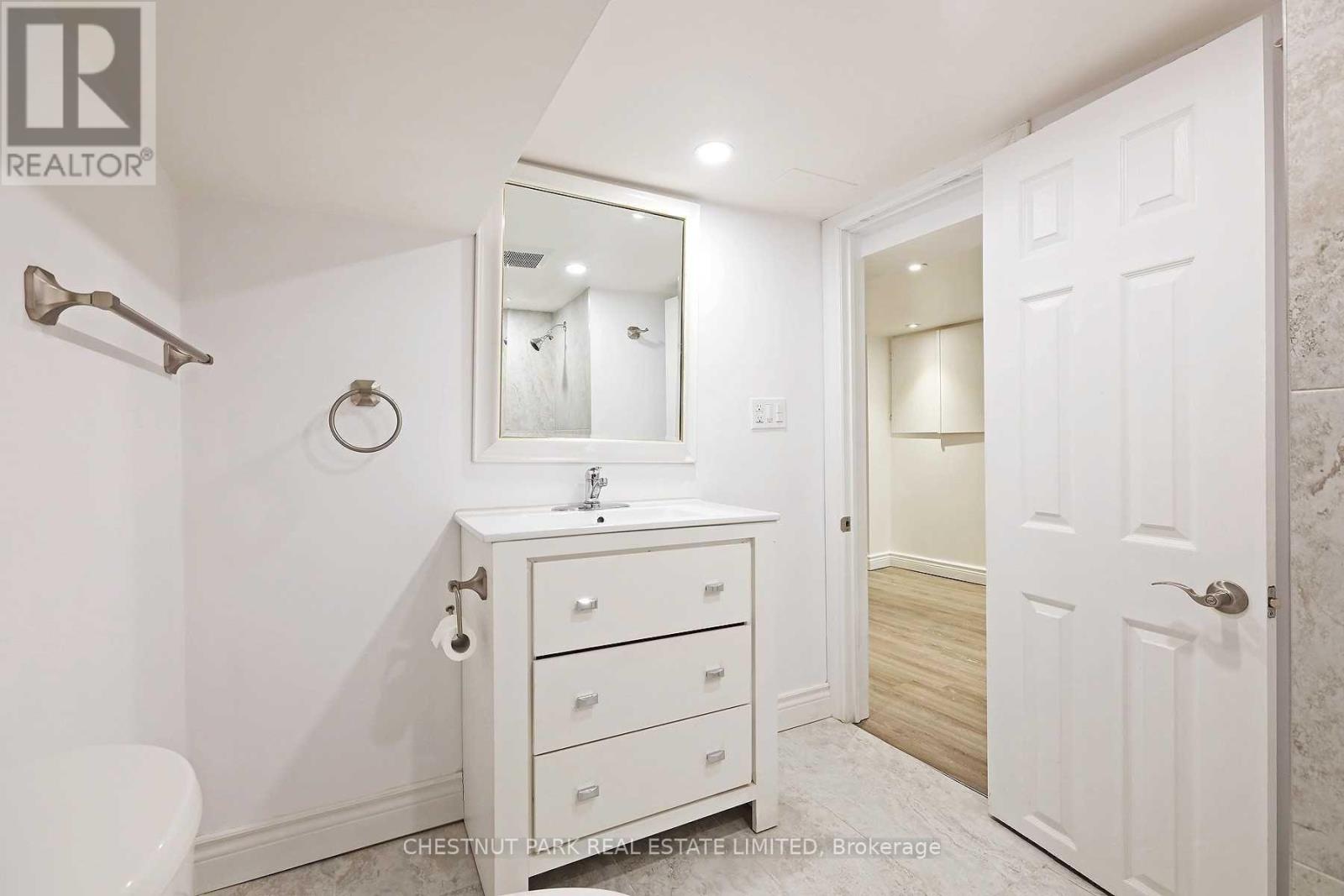 15 Denison Road W, Toronto, Ontario  M9N 1B9 - Photo 10 - W12933532