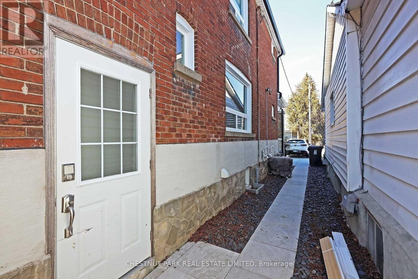 15 Denison Road W, Toronto, Ontario  M9N 1B9 - Photo 2 - W12933532