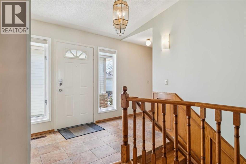 140 Shawnee Rise Sw, Calgary, Alberta  T2Y 2S3 - Photo 7 - A2288510