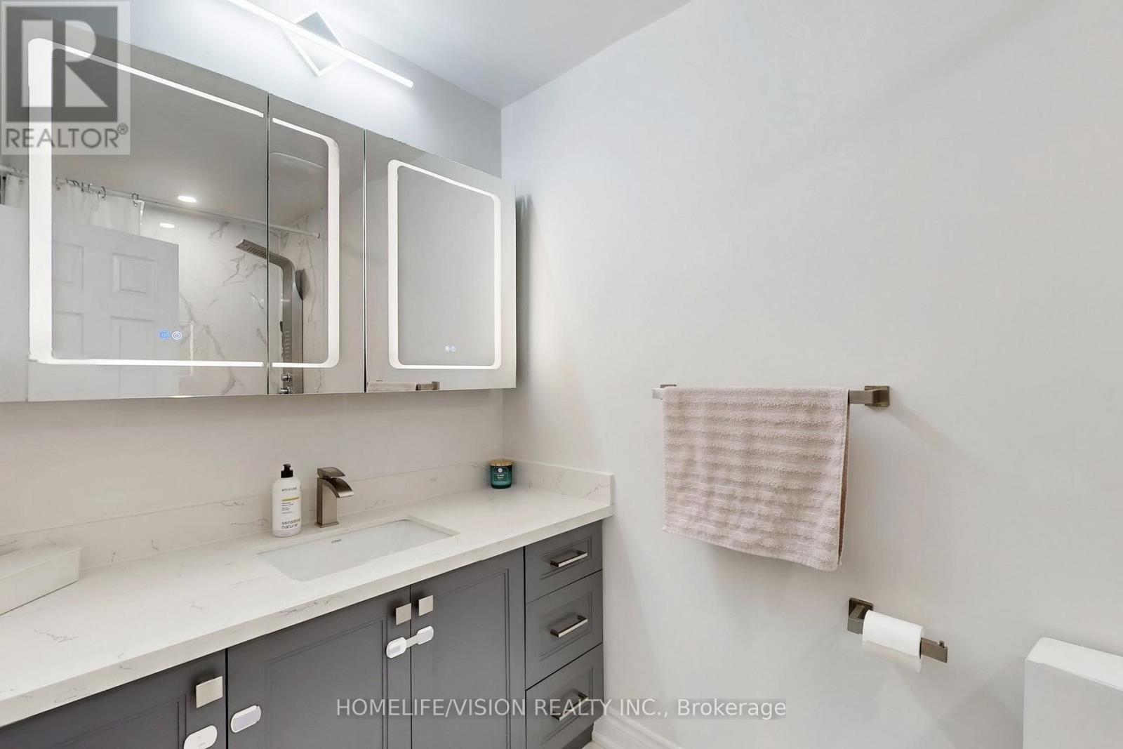 2 Prestwick Avenue, Vaughan (Maple), Ontario  L6A 2C9 - Photo 24 - N12933080