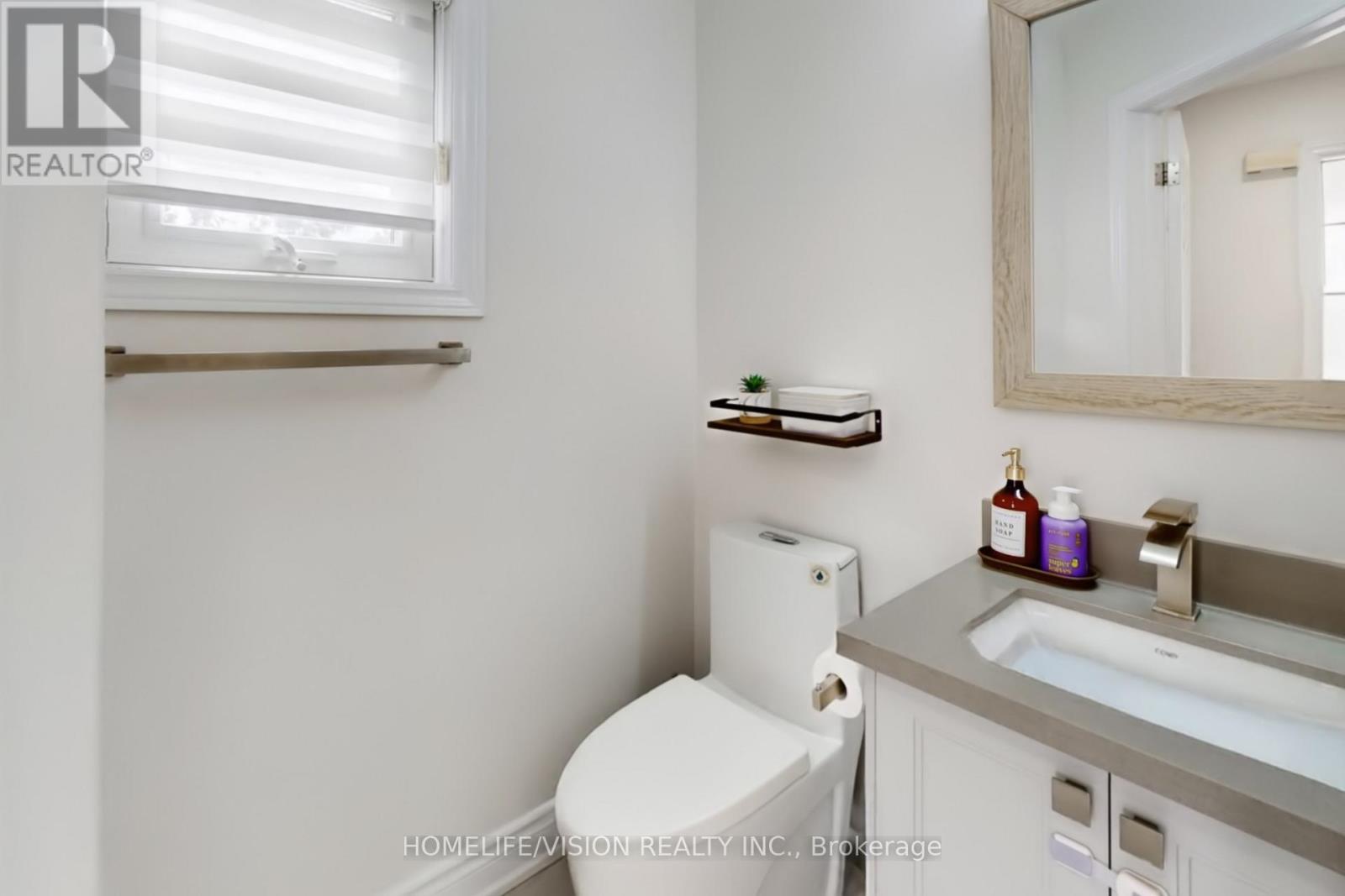 2 Prestwick Avenue, Vaughan (Maple), Ontario  L6A 2C9 - Photo 19 - N12933080