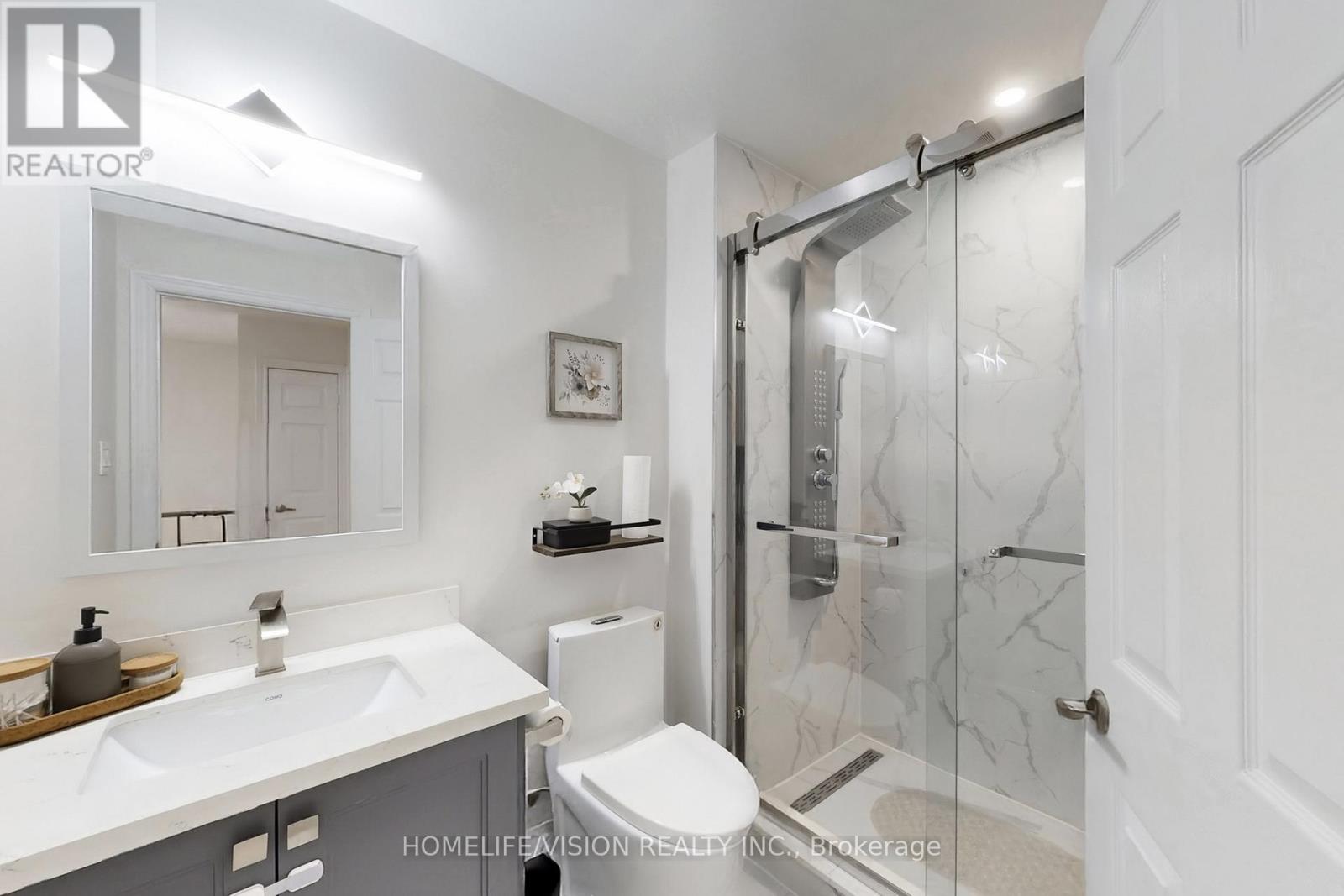 2 Prestwick Avenue, Vaughan (Maple), Ontario  L6A 2C9 - Photo 30 - N12933080