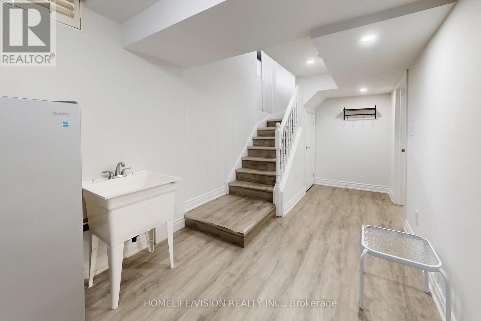 2 Prestwick Avenue, Vaughan (Maple), Ontario  L6A 2C9 - Photo 31 - N12933080