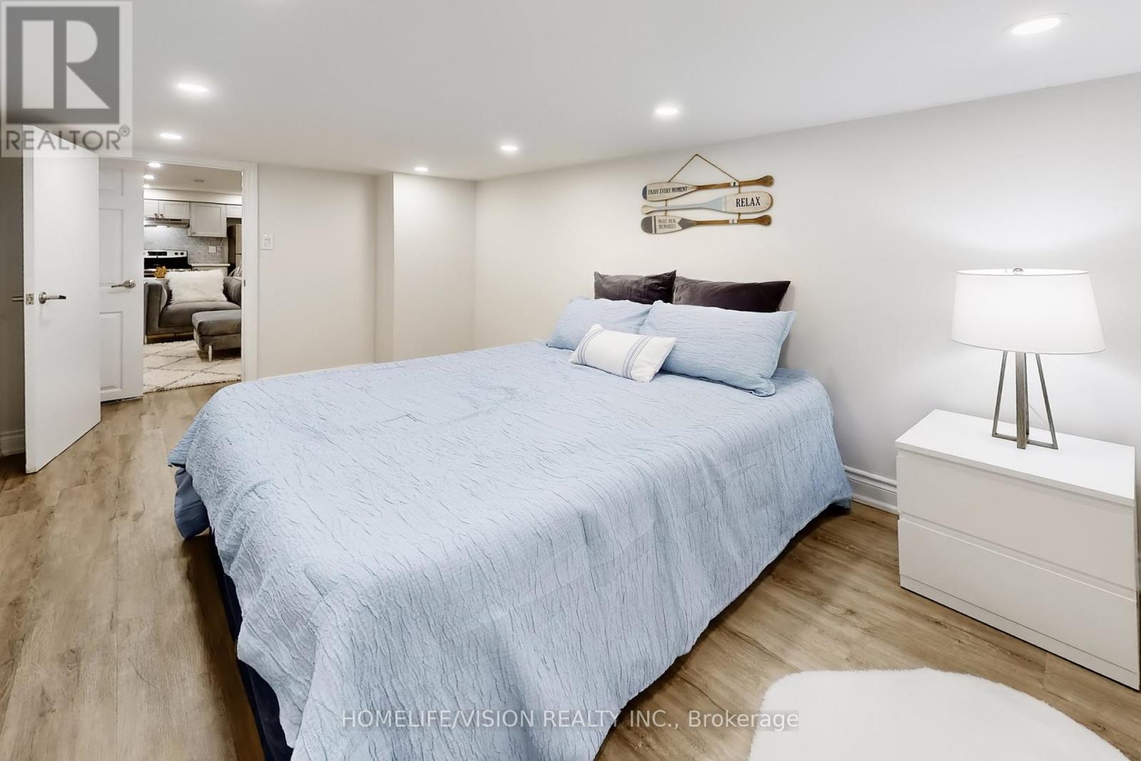 2 Prestwick Avenue, Vaughan (Maple), Ontario  L6A 2C9 - Photo 36 - N12933080