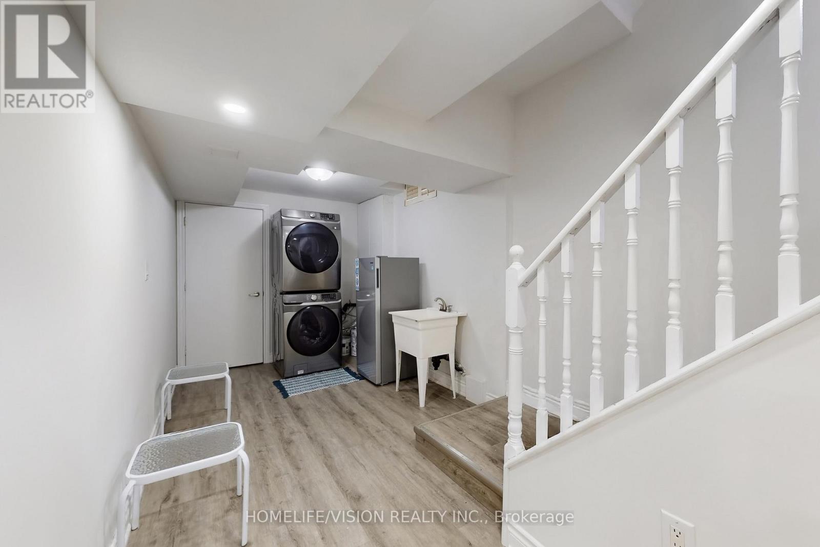 2 Prestwick Avenue, Vaughan (Maple), Ontario  L6A 2C9 - Photo 38 - N12933080