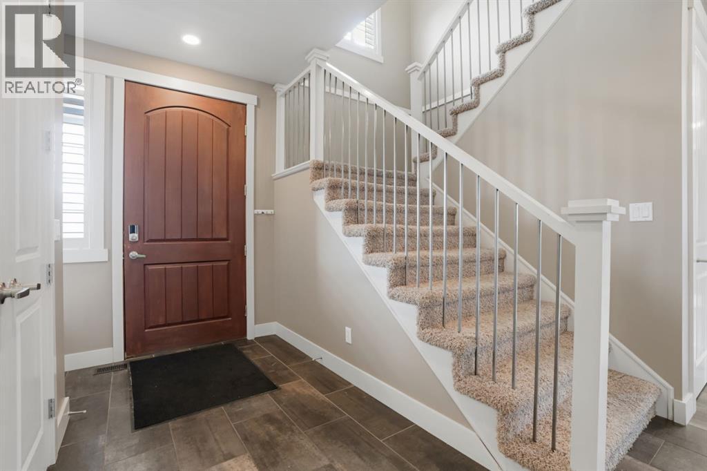 595 Panamount Boulevard NW, Calgary, Alberta  T3H 0H5 - Photo 4 - A2290116