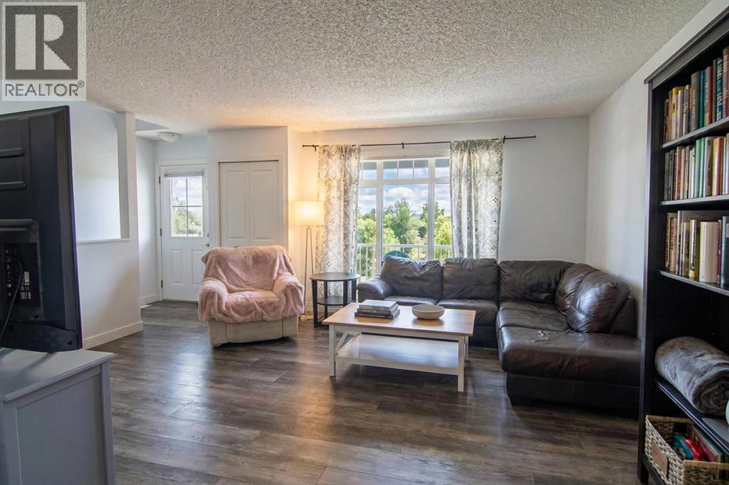 132 Copperpond Boulevard Se, Calgary, Alberta T2Z 1C3 - Photo 4 - A2296175