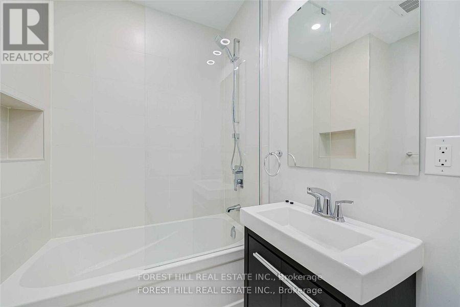 Upper - 63 Argyle Street, Toronto, Ontario  M6J 1N8 - Photo 12 - C12928926