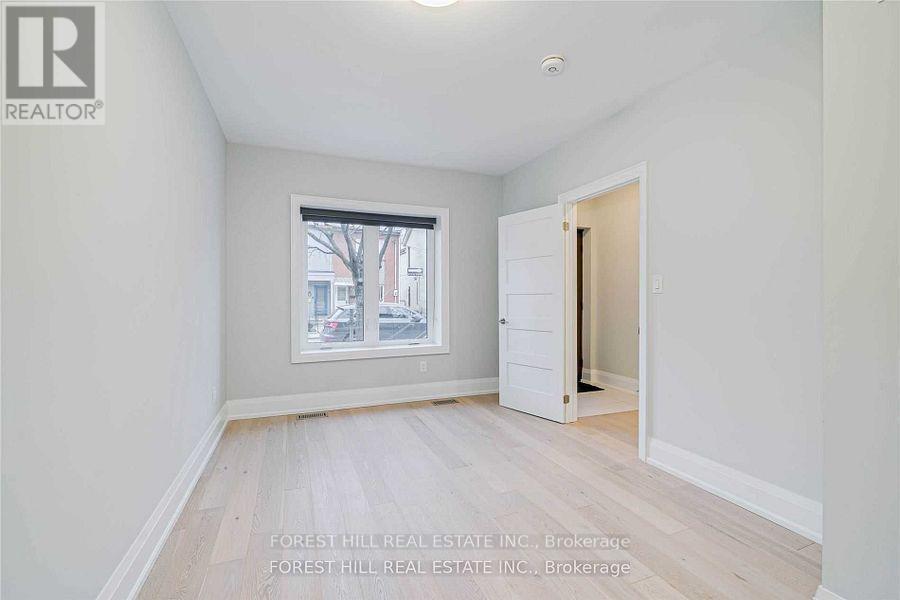 Upper - 63 Argyle Street, Toronto, Ontario  M6J 1N8 - Photo 9 - C12928926