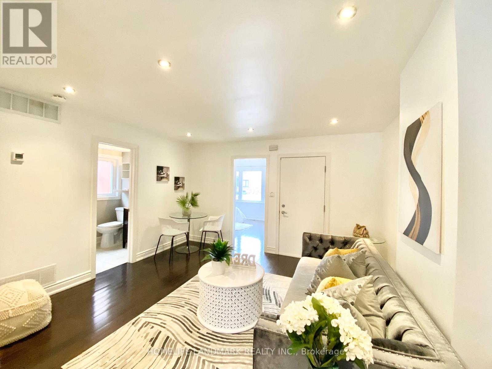 Main - 57 Glenside Avenue, Toronto, Ontario  M4L 2T6 - Photo 4 - E12756088