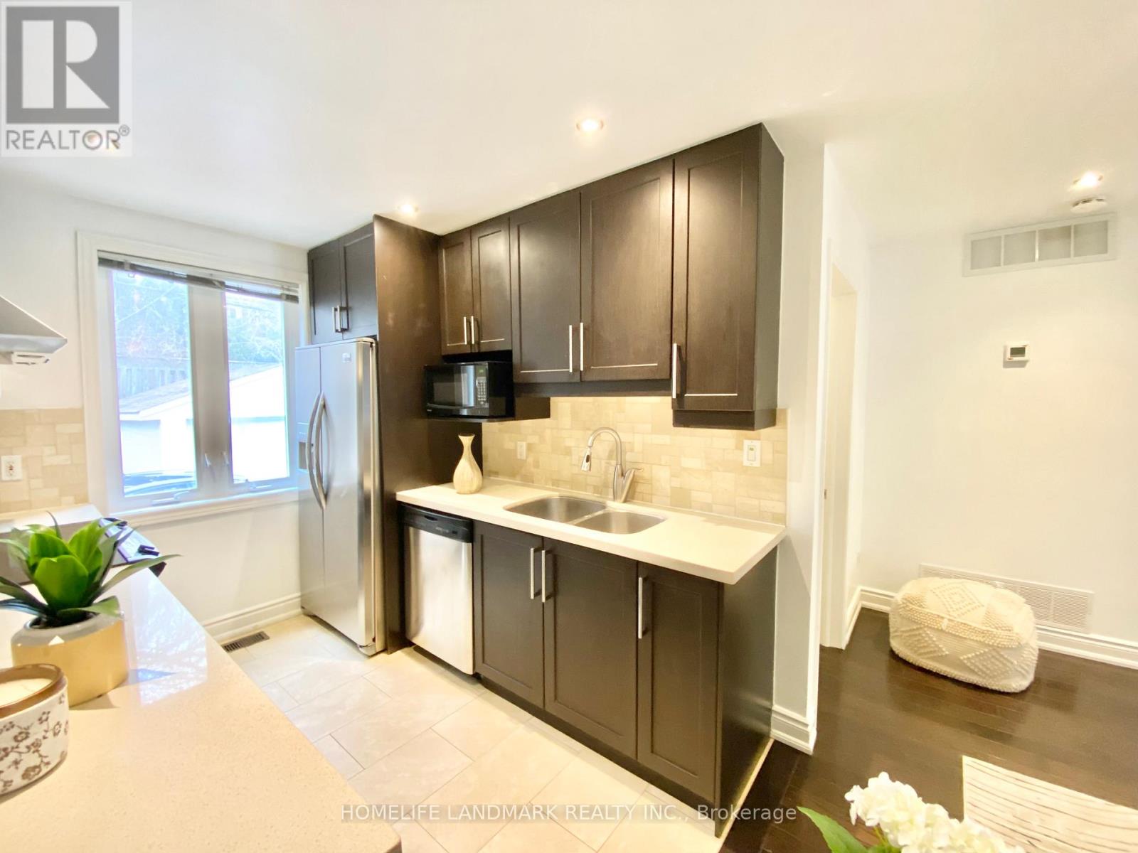 Main - 57 Glenside Avenue, Toronto, Ontario  M4L 2T6 - Photo 7 - E12756088