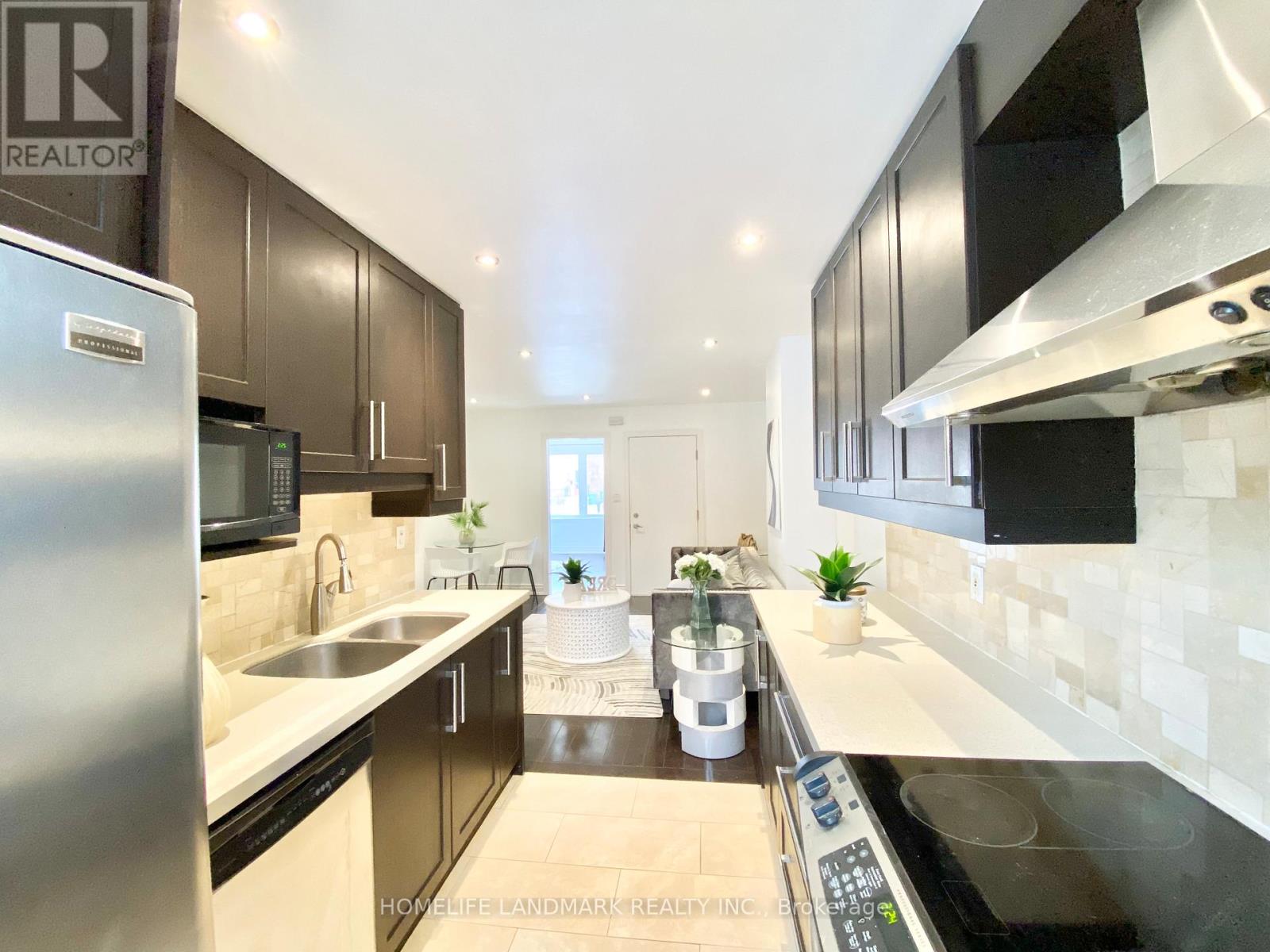 Main - 57 Glenside Avenue, Toronto, Ontario  M4L 2T6 - Photo 9 - E12756088