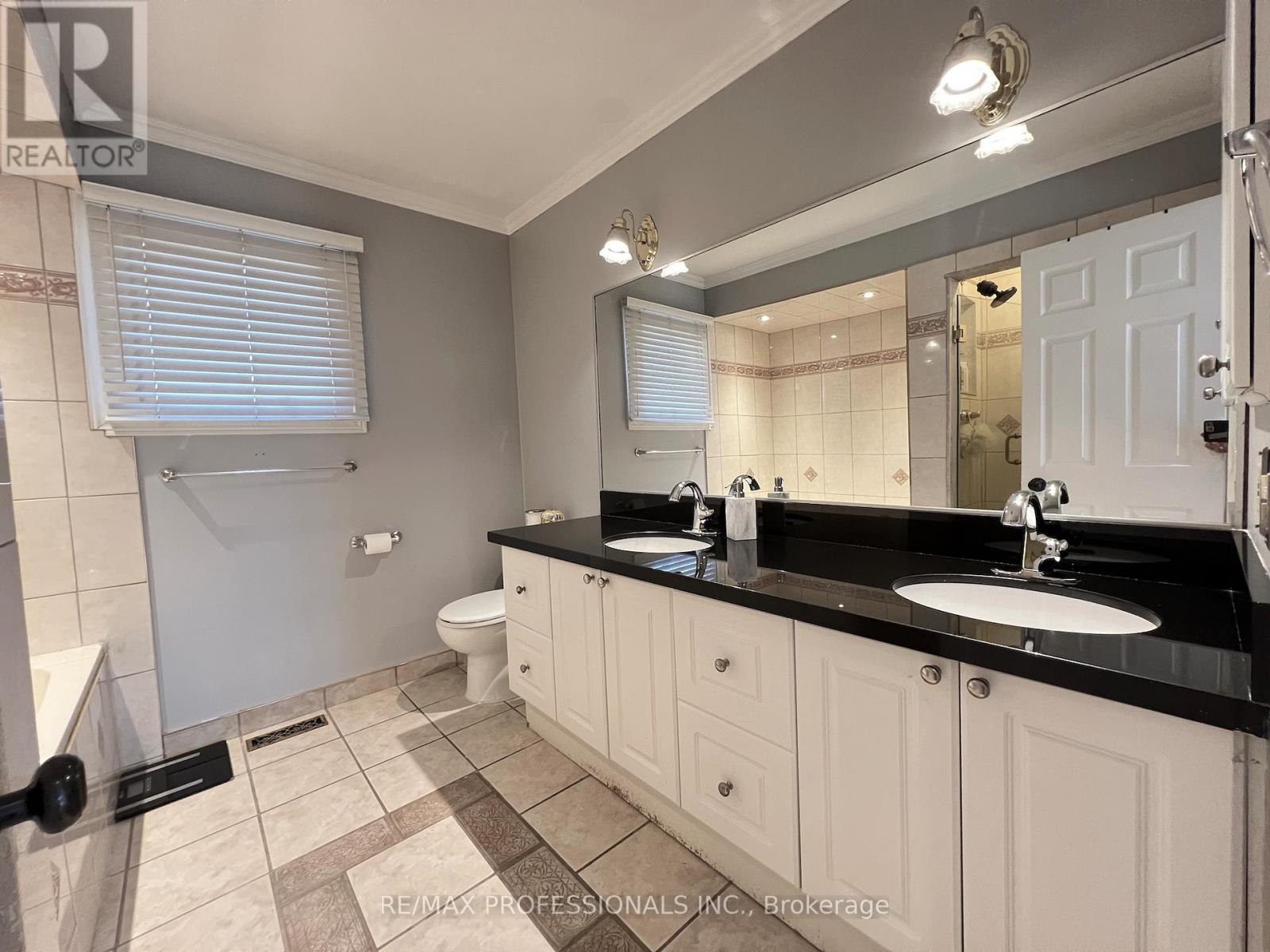 3365 Cider Mill Place, Mississauga, Ontario  L5L 3H6 - Photo 36 - W12933534