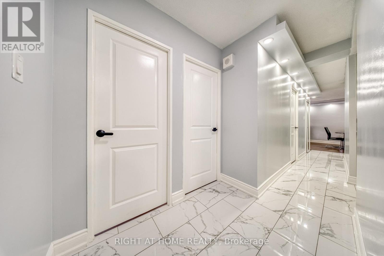 2014 - 320 Dixon Road, Toronto, Ontario  M9R 1S8 - Photo 12 - W12933536