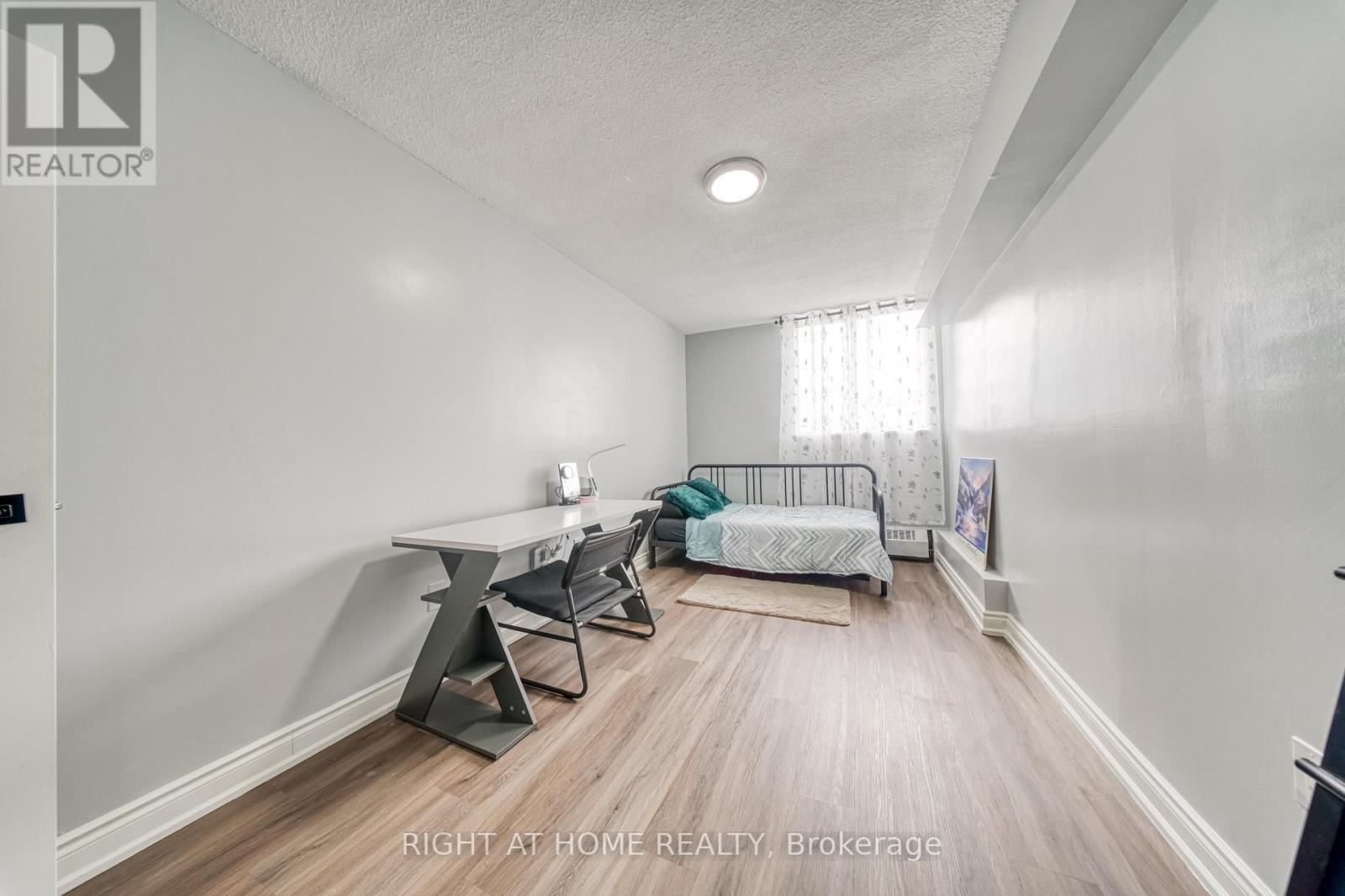 2014 - 320 Dixon Road, Toronto, Ontario  M9R 1S8 - Photo 20 - W12933536