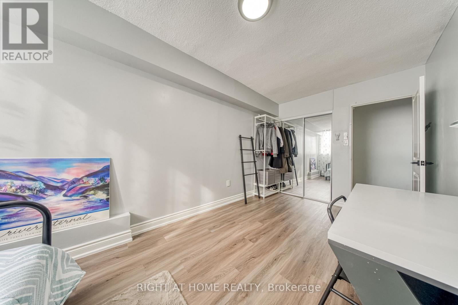 2014 - 320 Dixon Road, Toronto, Ontario  M9R 1S8 - Photo 21 - W12933536