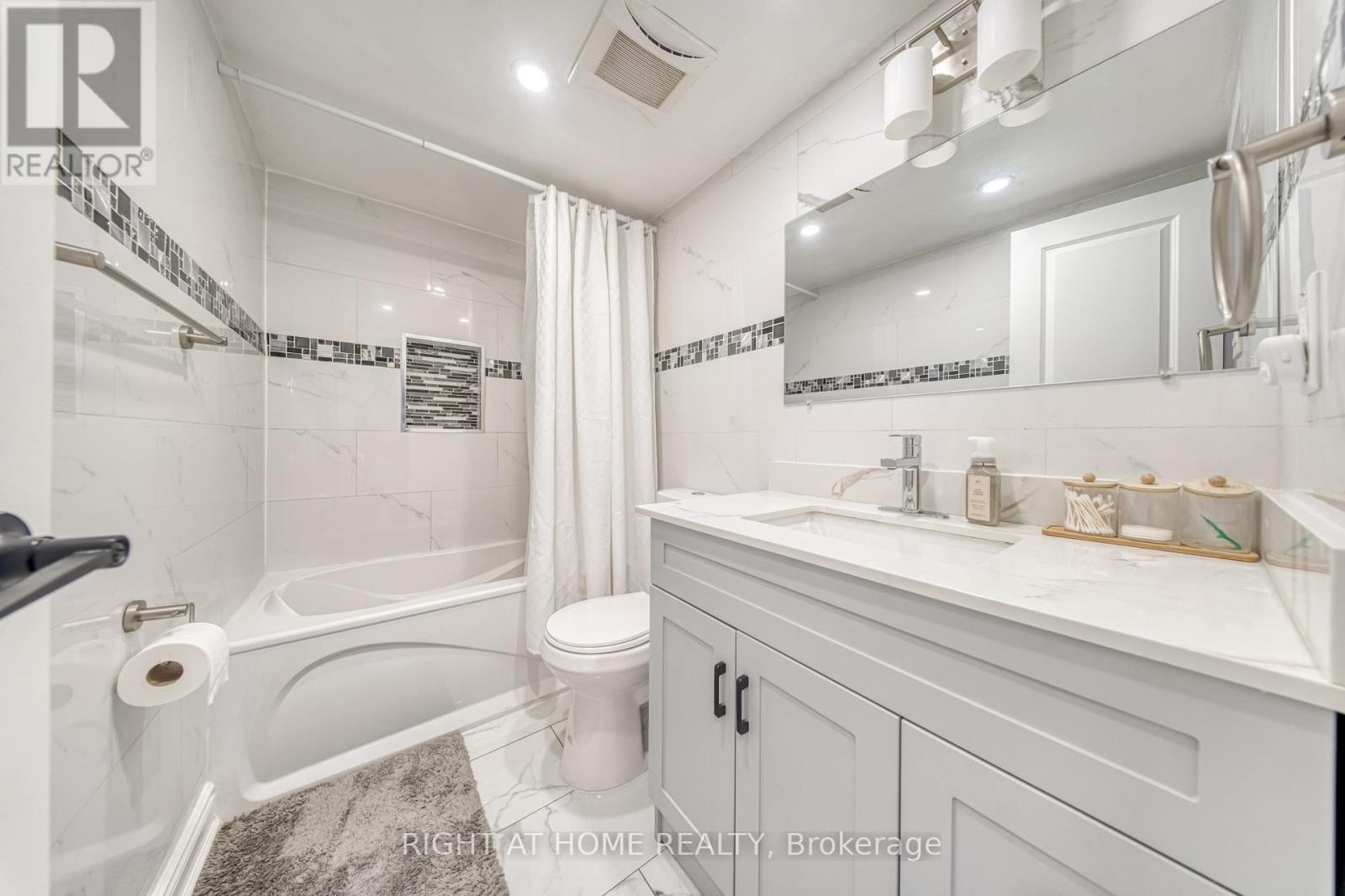 2014 - 320 Dixon Road, Toronto, Ontario  M9R 1S8 - Photo 24 - W12933536