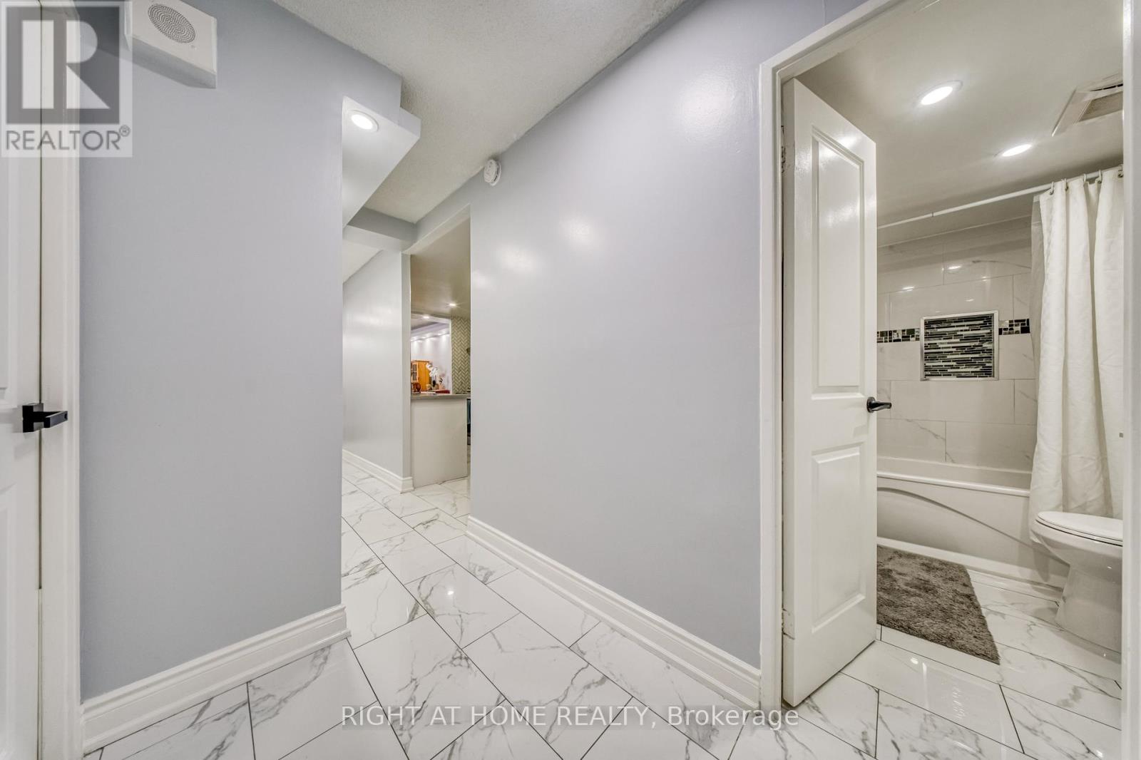 2014 - 320 Dixon Road, Toronto, Ontario  M9R 1S8 - Photo 25 - W12933536