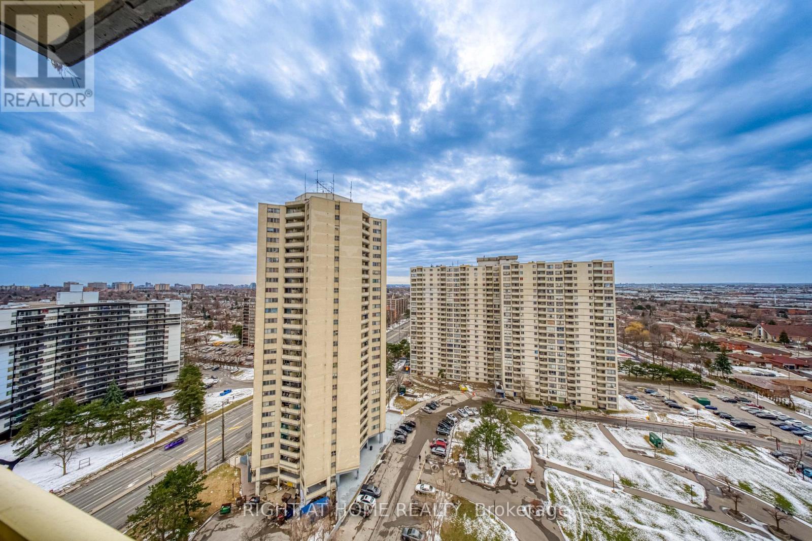 2014 - 320 Dixon Road, Toronto, Ontario  M9R 1S8 - Photo 27 - W12933536