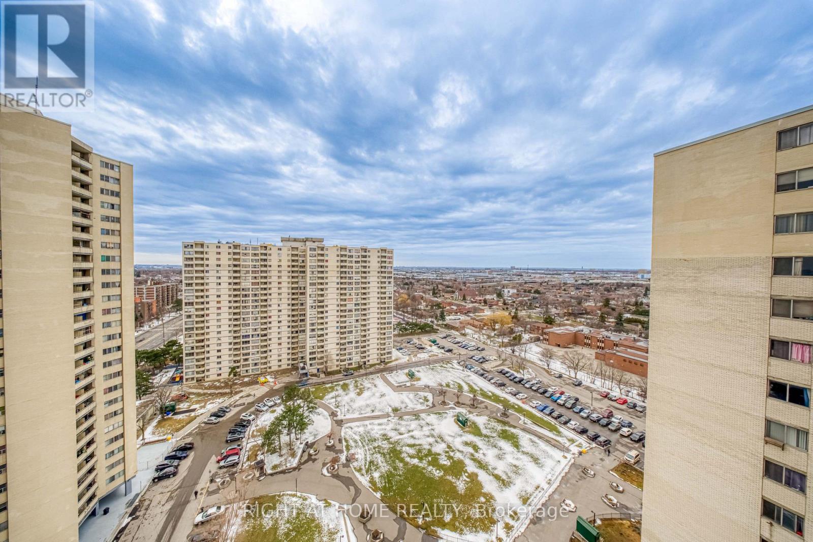 2014 - 320 Dixon Road, Toronto, Ontario  M9R 1S8 - Photo 28 - W12933536