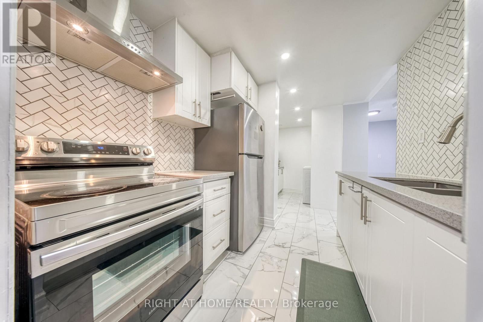 2014 - 320 Dixon Road, Toronto, Ontario  M9R 1S8 - Photo 7 - W12933536