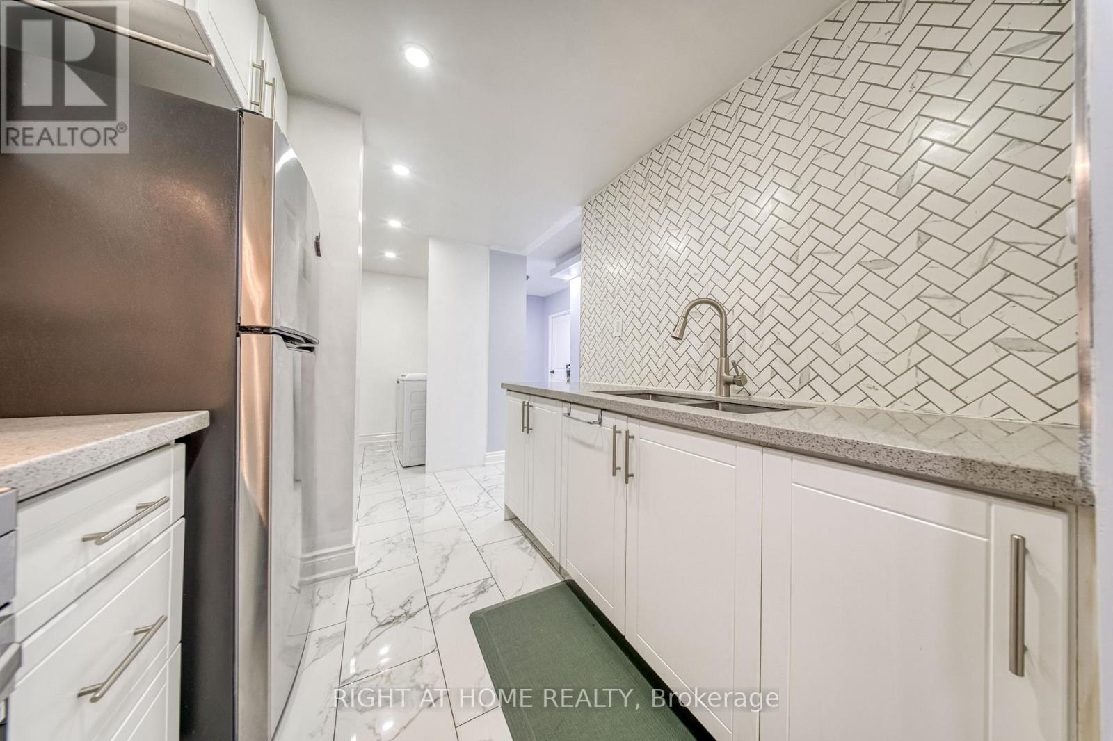 2014 - 320 Dixon Road, Toronto, Ontario  M9R 1S8 - Photo 8 - W12933536