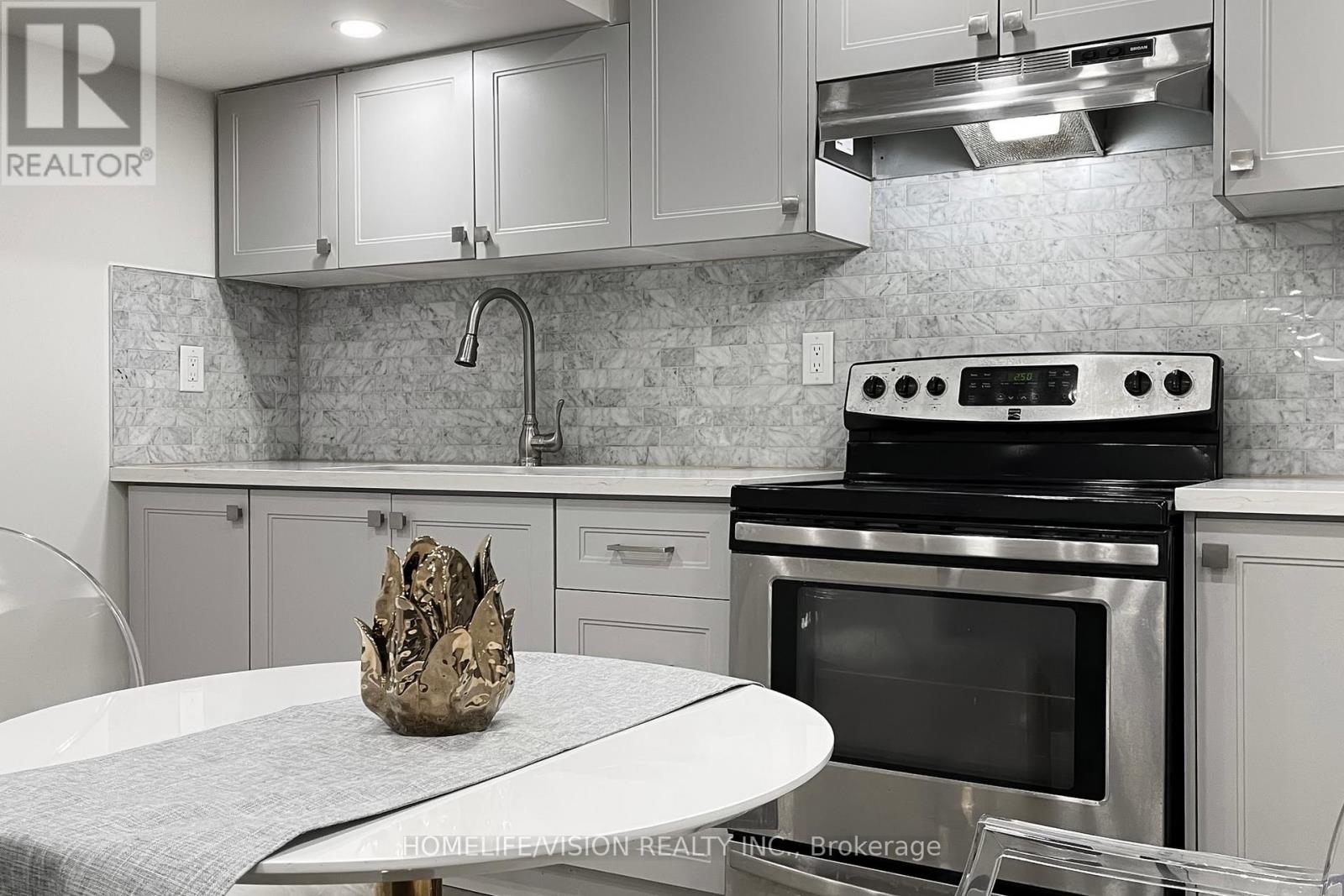 2 Prestwick Avenue, Vaughan, Ontario  L6A 2C9 - Photo 35 - N12933080