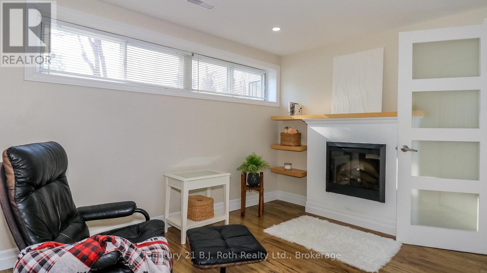 156 The Westway, Toronto, Ontario  M9P 2C1 - Photo 14 - W12810488