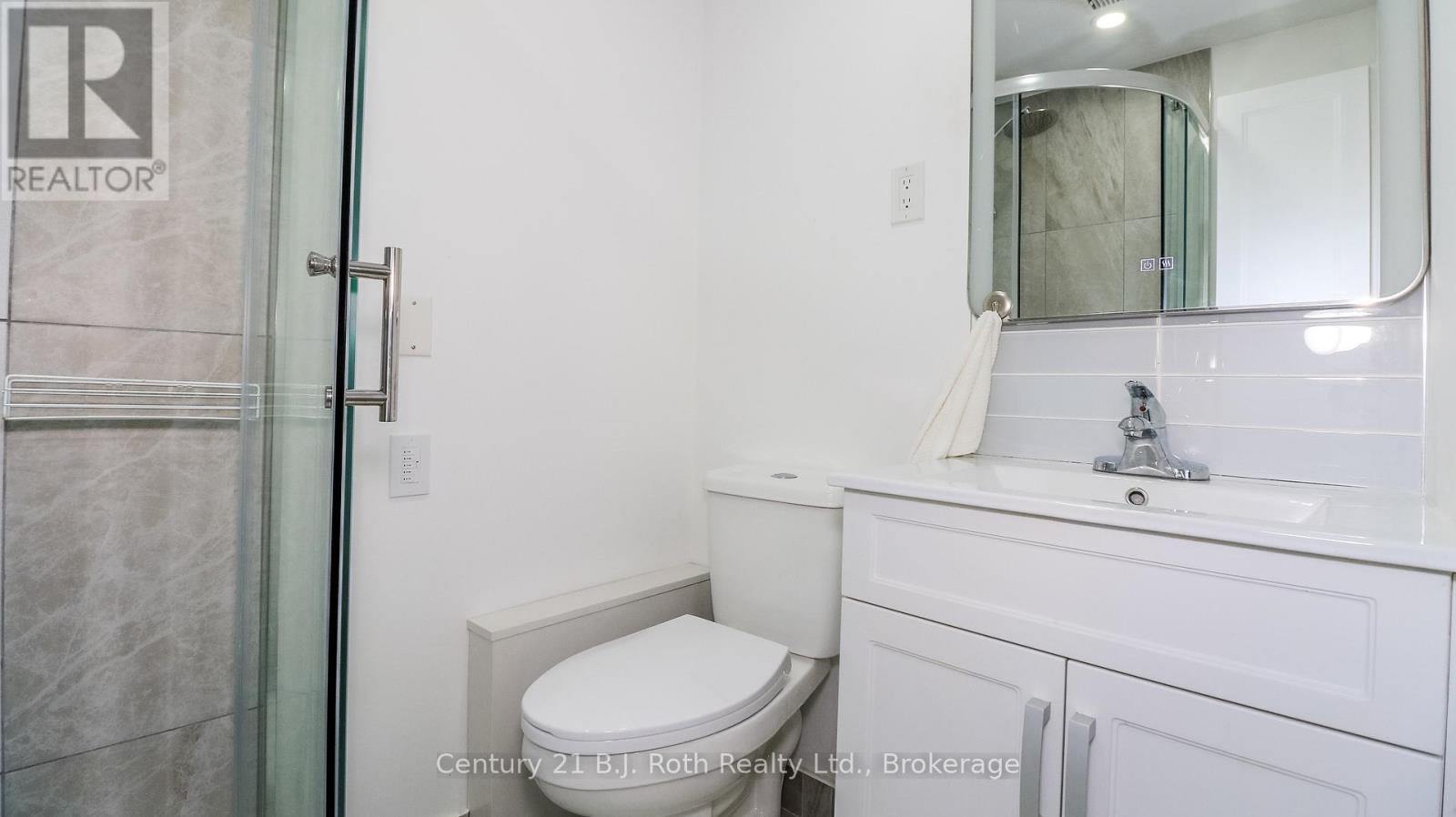 156 The Westway, Toronto, Ontario  M9P 2C1 - Photo 19 - W12810488