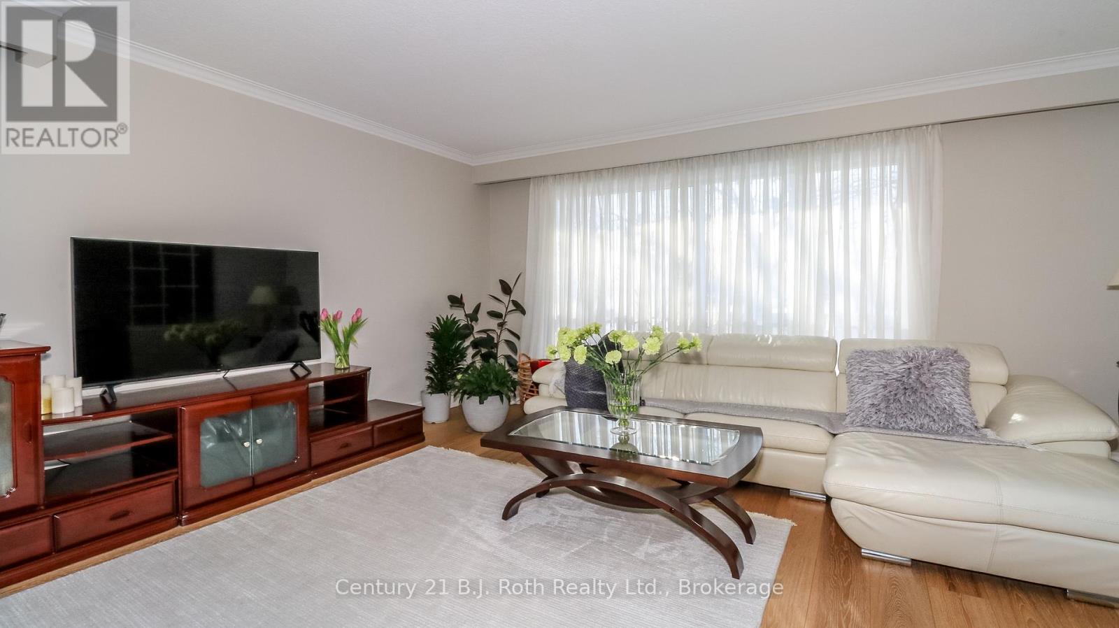 156 The Westway, Toronto, Ontario  M9P 2C1 - Photo 3 - W12810488