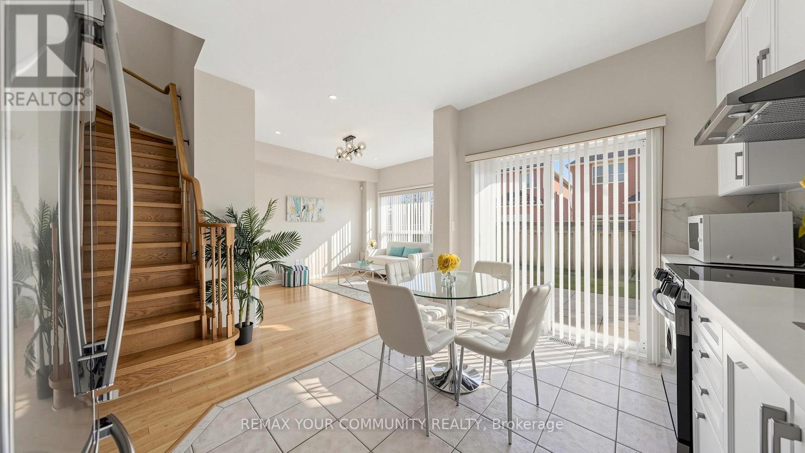 15 Catherina Street, Markham, Ontario  L6C 2L6 - Photo 12 - N12820152