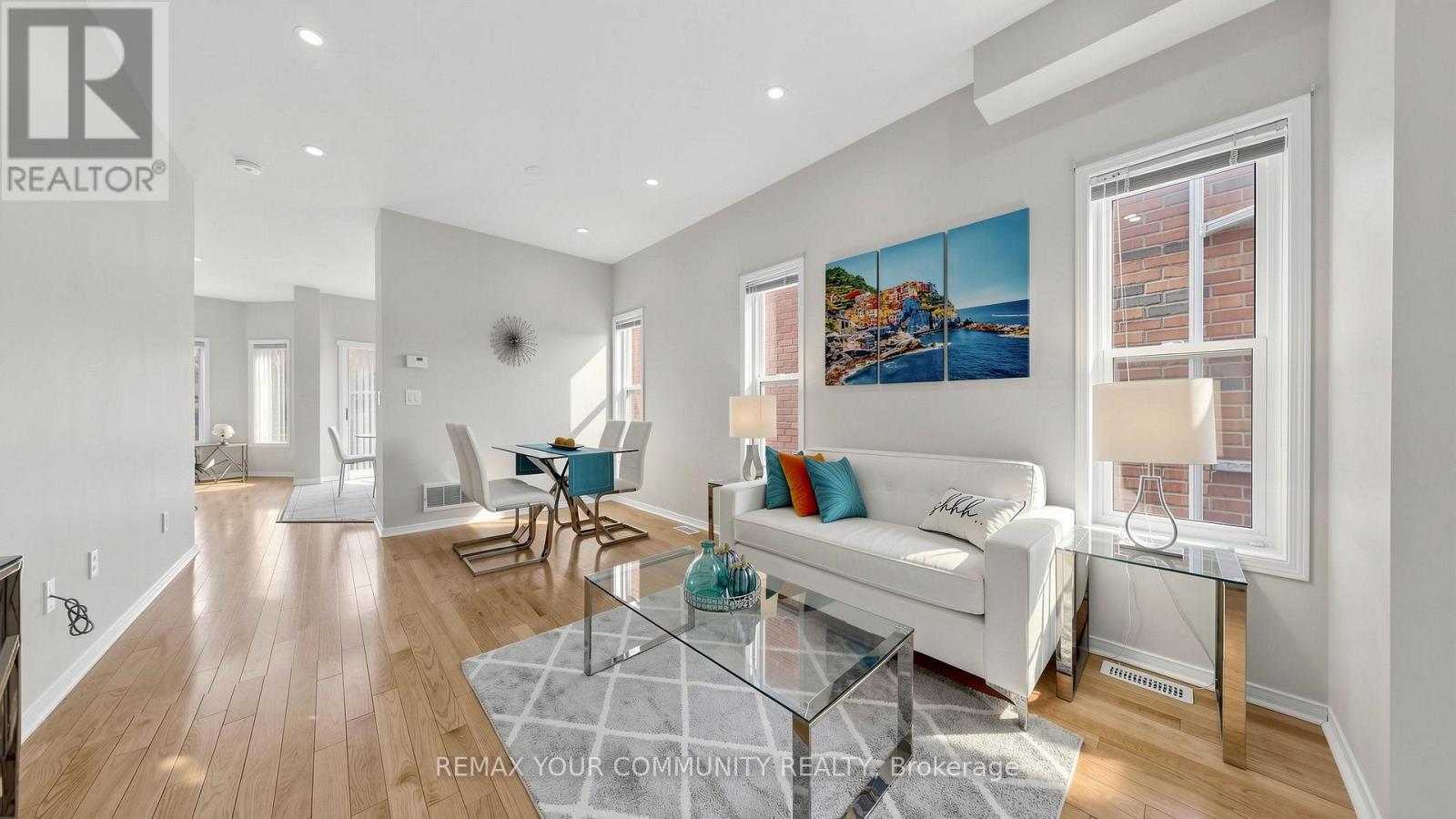 15 Catherina Street, Markham, Ontario  L6C 2L6 - Photo 4 - N12820152